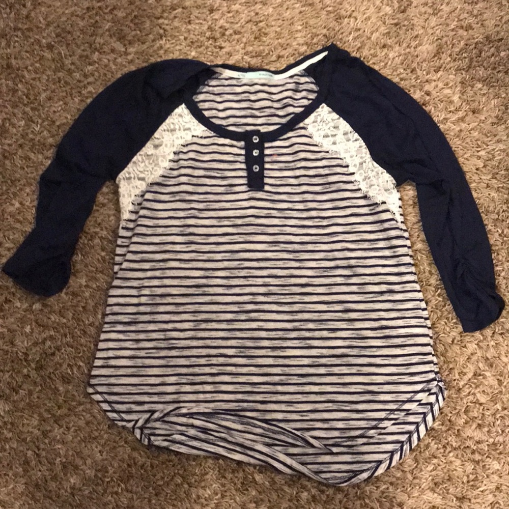 Navy and cream three quarter length shirt